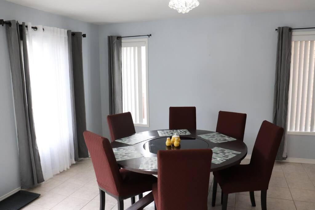 Entire 4 Bed Room Detached Residential Home Ajax Buitenkant foto